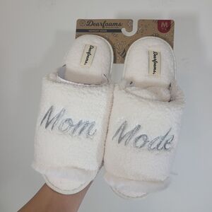 Dearfoams Mom Mode white soft slippers 7-8